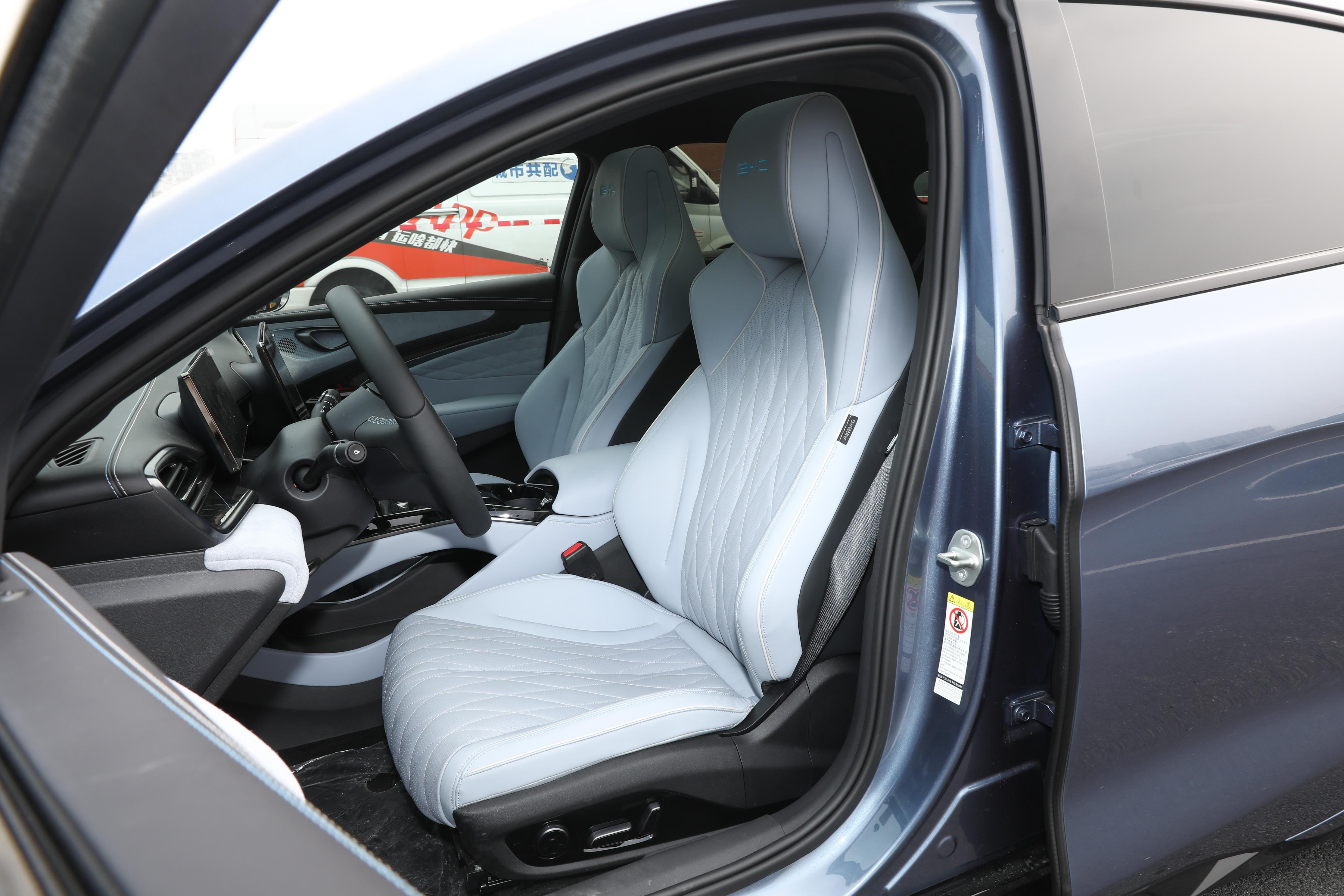 比亚迪海豹这款车值得购买吗,比亚迪海豹正式上市提车