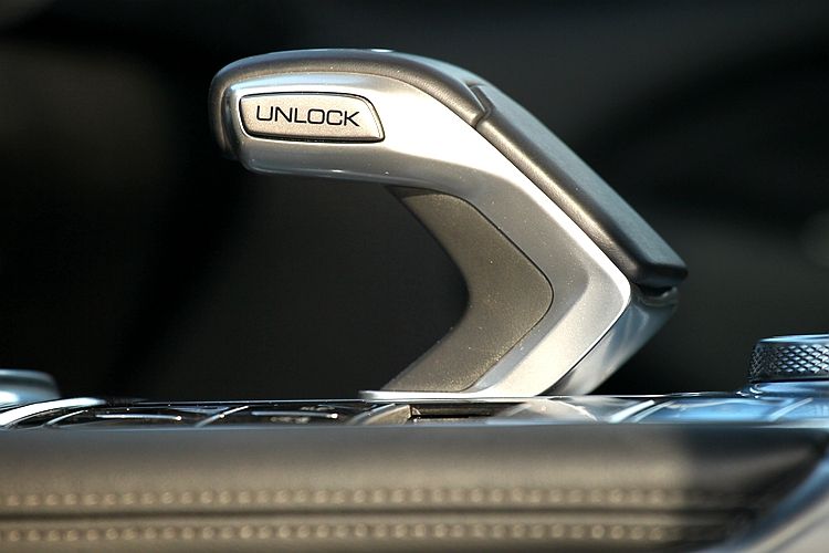 山海炮皮卡跟坦克500哪个动力更强,长城坦克500混动版俄罗斯测试