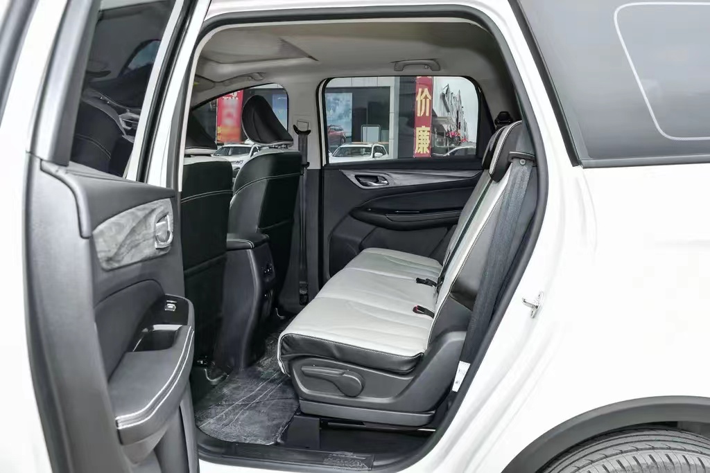 宝骏730打造七座mpv领导者,宝骏730新款有六座的吗