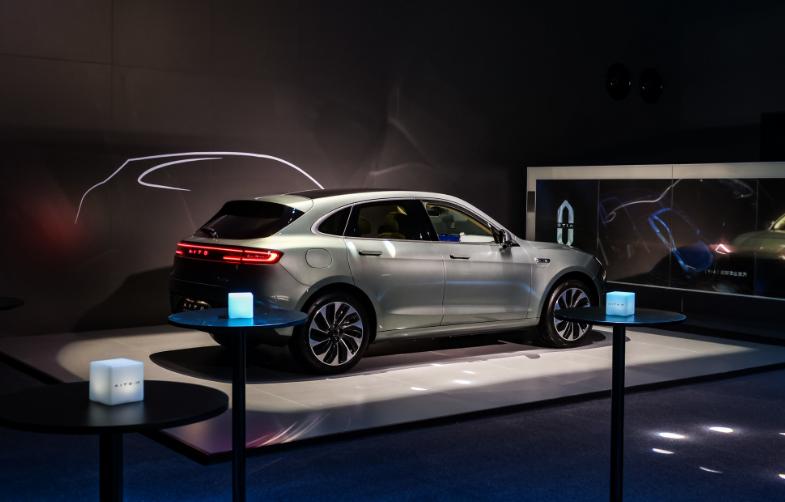 发布CARE服务，新车25.98万起“加量不加价”，AITO问界宠粉到底