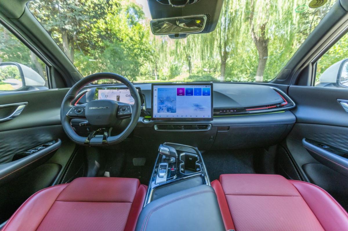 北汽魔方和欧尚z6怎么选,10万级suv同台竞技北汽魔方