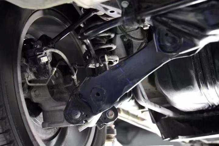 长城哈弗h6后减震器怎么拆,哈弗h6拆前减震器