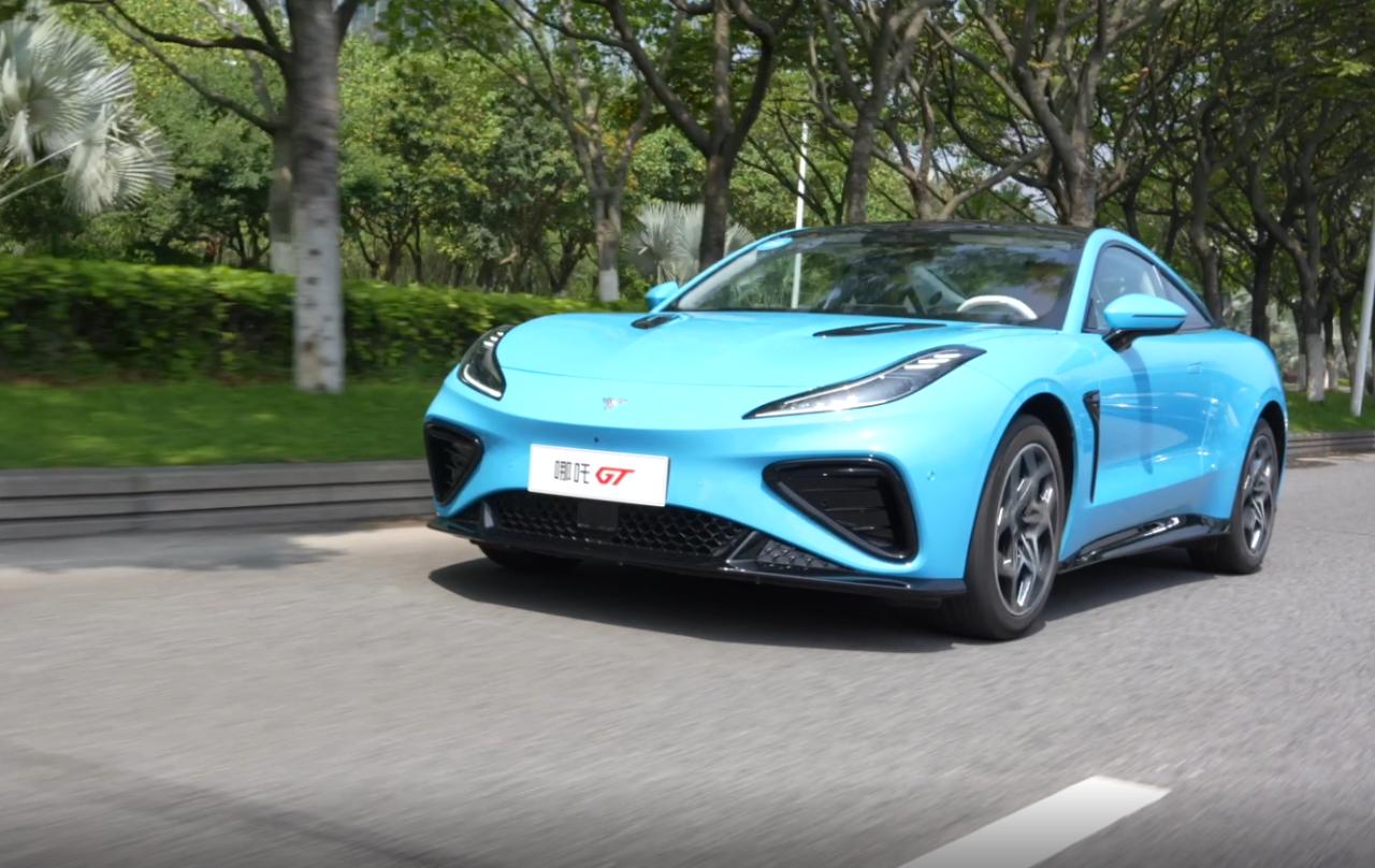 17万哪吒gt圆梦百万跑车,试驾哪吒gt真实感受