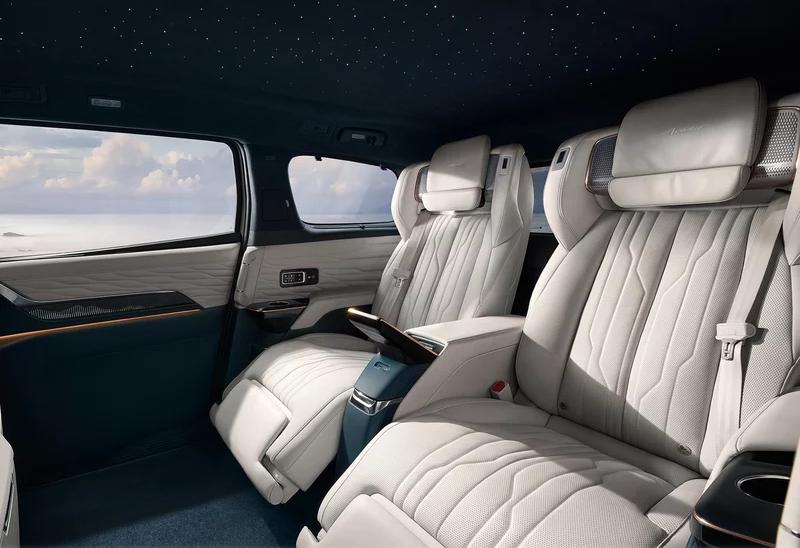 24款腾势d9与别克世纪7座怎么选,别克旗舰MPV对比腾势D9