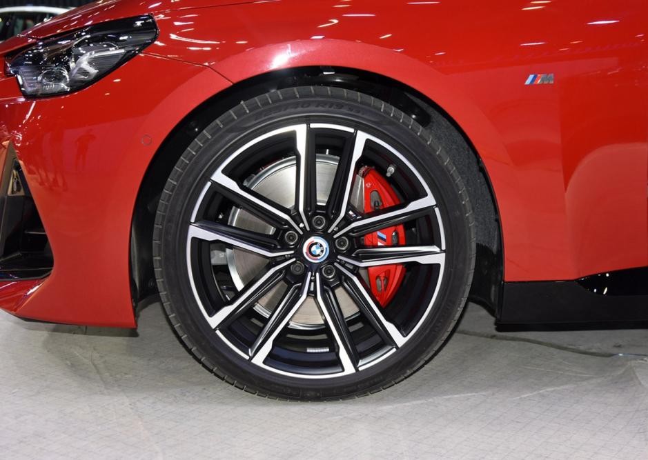 m240i宝马2022黑武士,宝马m240i是六缸车吗