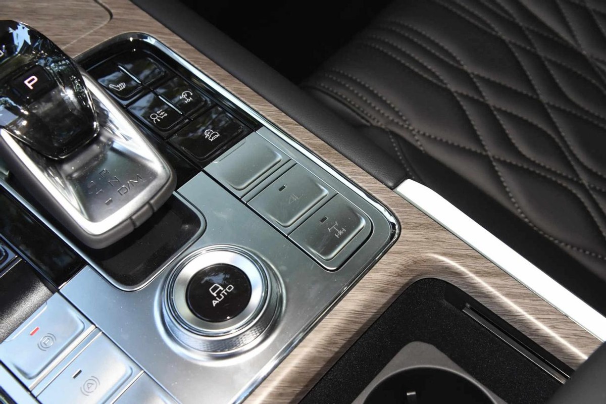 30万买bj90还是坦克500,30万买坦克400靠谱吗