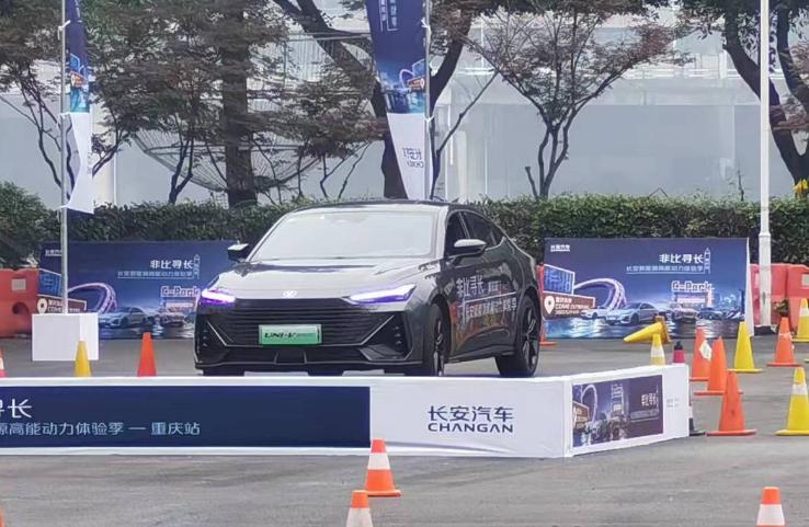 试驾univ智电idd2024款,试驾长安uni-v智电idd2024款