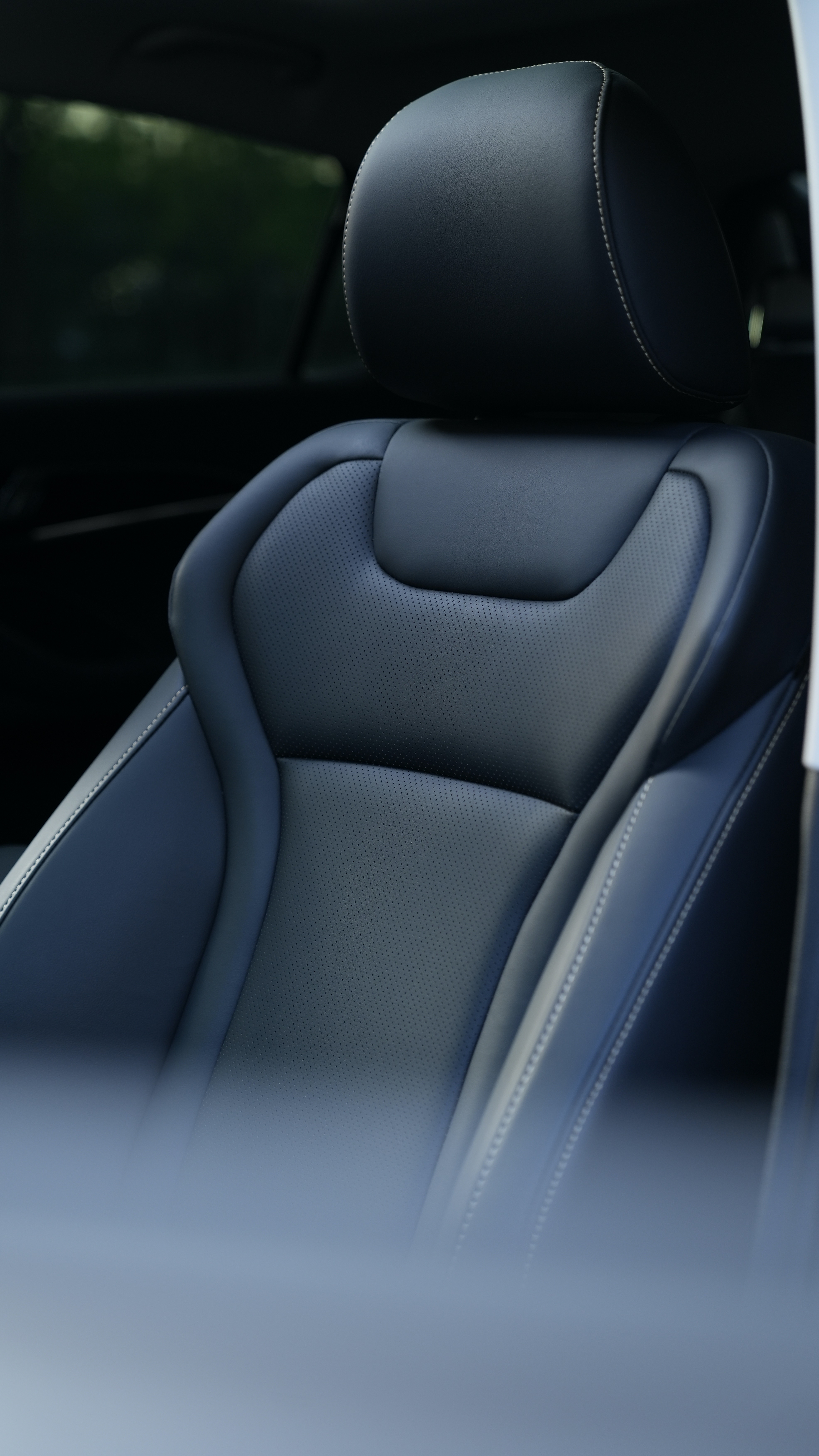 入门级自动挡中型车带你看奔腾b70,一款车如何俘获人心且看奔腾b70