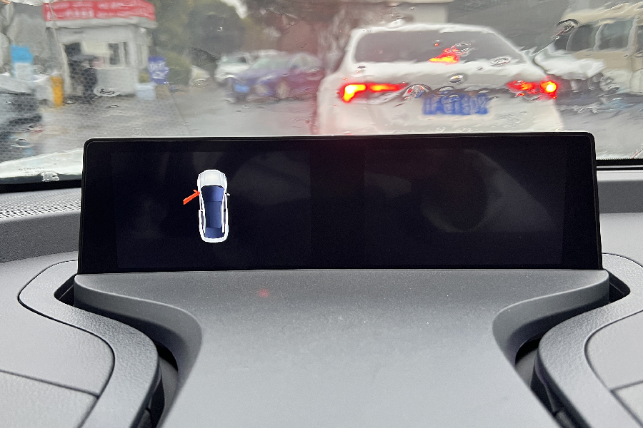 最新款丰田bz3新车型曝光,丰田首款纯电家轿bz3外场首秀