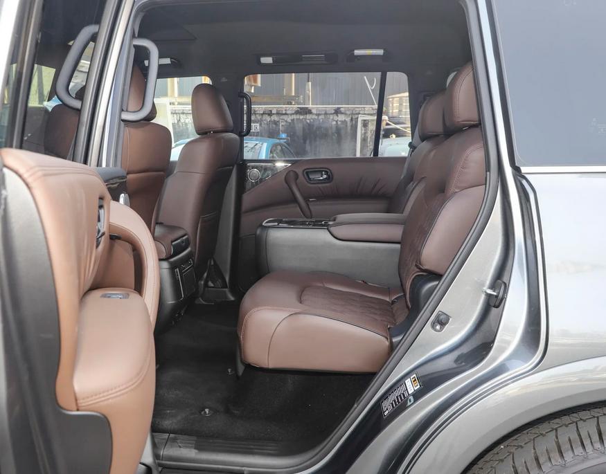 日产途乐2024款最新款,2023款途乐5.6无敌舰队旗舰版轮毂