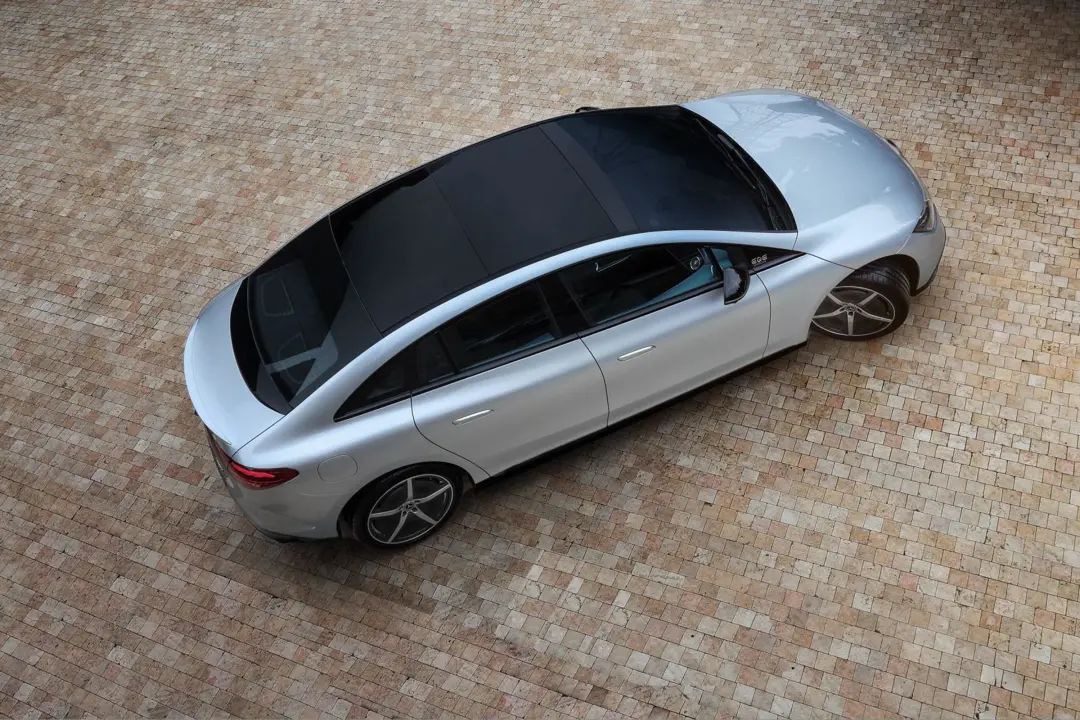 奔驰eqe最低提车价,奔驰eqe上市只为唤醒你的每寸感知