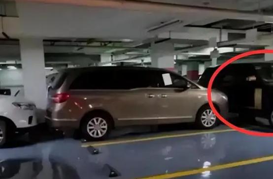 停了私人车位被锁车合法吗,别人占用我的车位可以锁车吗