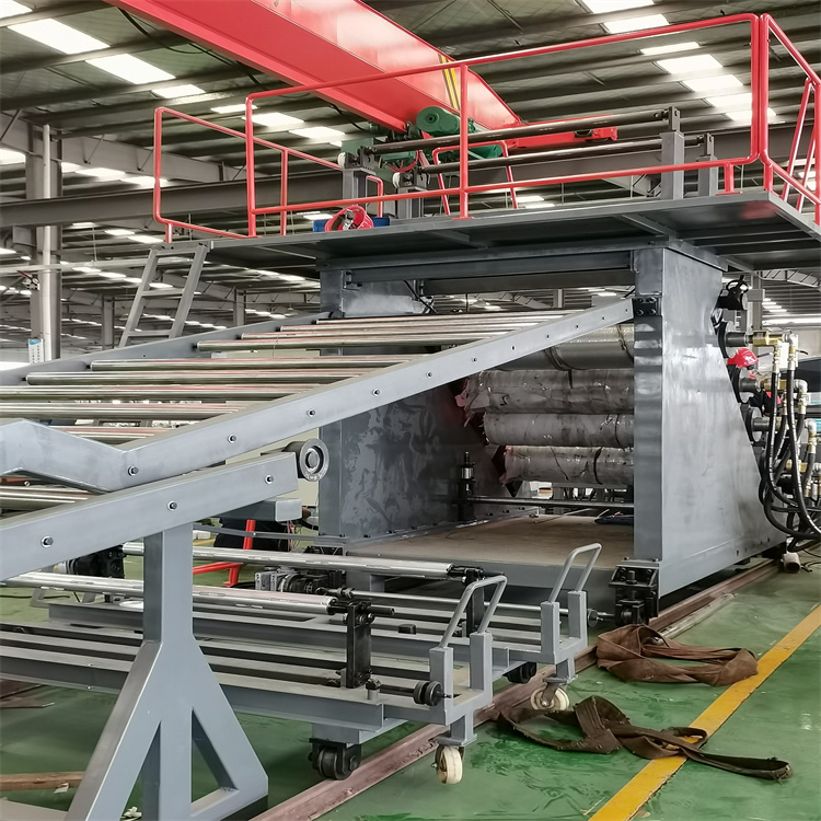 tpe汽车脚垫吸塑机模具,tpe汽车板材生产厂家