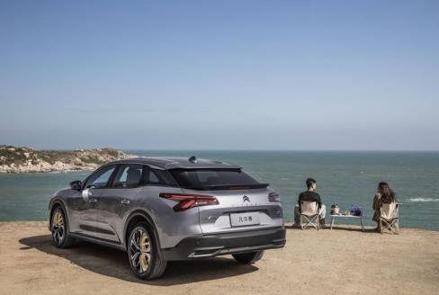 23款凡尔赛同级别车怎么样,两厢最漂亮的车凡尔赛