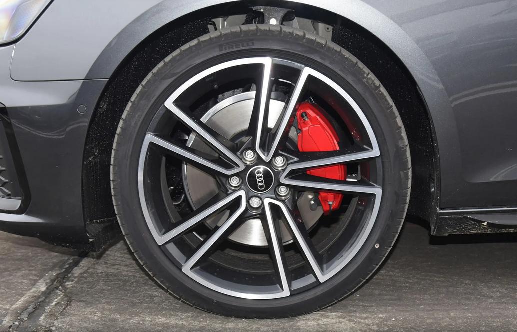 奥迪a4l和宝马3系优缺点,12款奥迪a4l优缺点