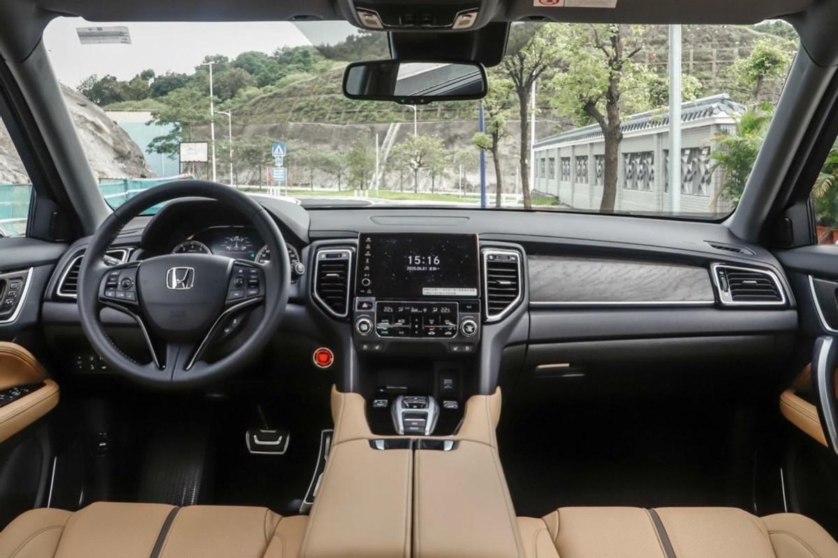 专为国人量身打造的SUV,轴距2820mm,入门193马力,实拍本田UR-V