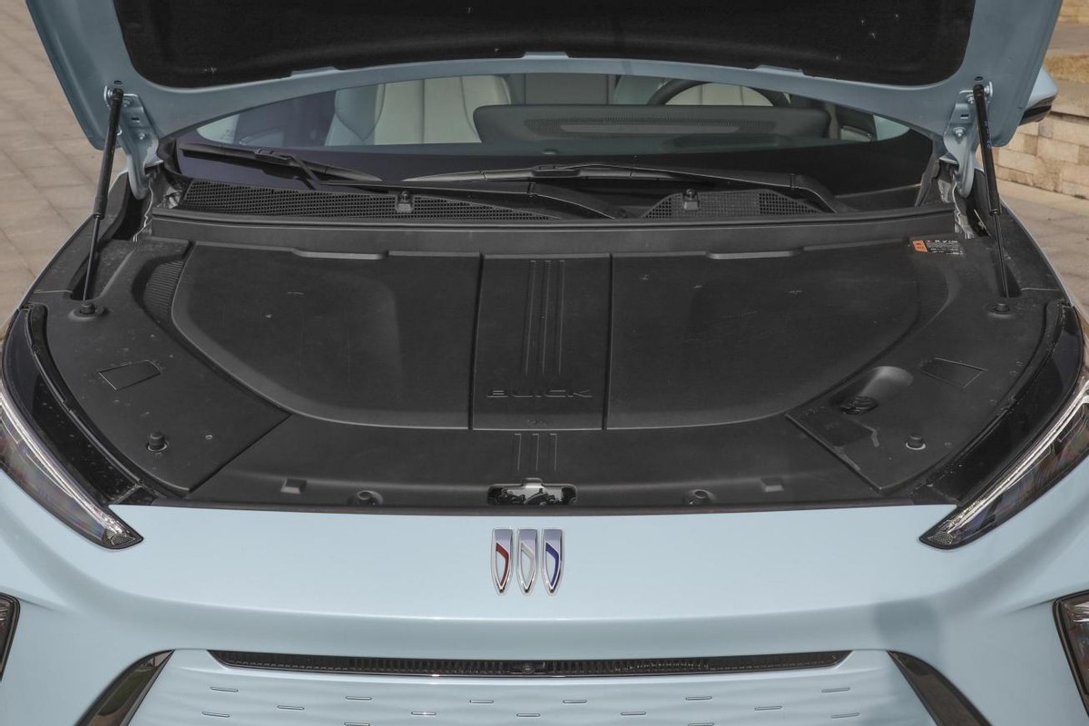 大五座智能纯电suv别克e5,纯电SUV别克E5上市降价吗