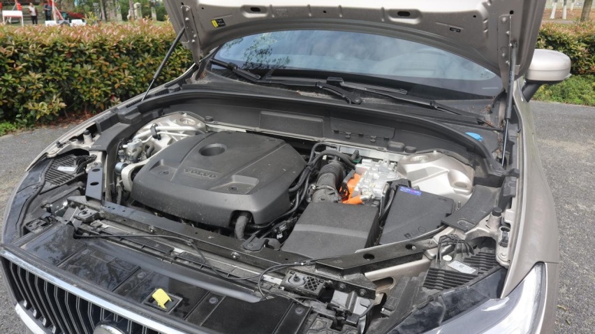 沃尔沃xc60t8深度试驾评测,深度试驾沃尔沃xc60t8顶配版