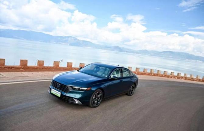 丰田凯美瑞2.0和2.5销量占比,凯美瑞2.0豪华版占总销量的多少