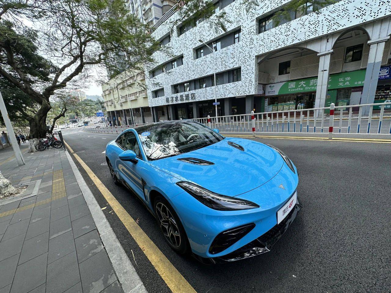 17万哪吒gt圆梦百万跑车,试驾哪吒gt真实感受