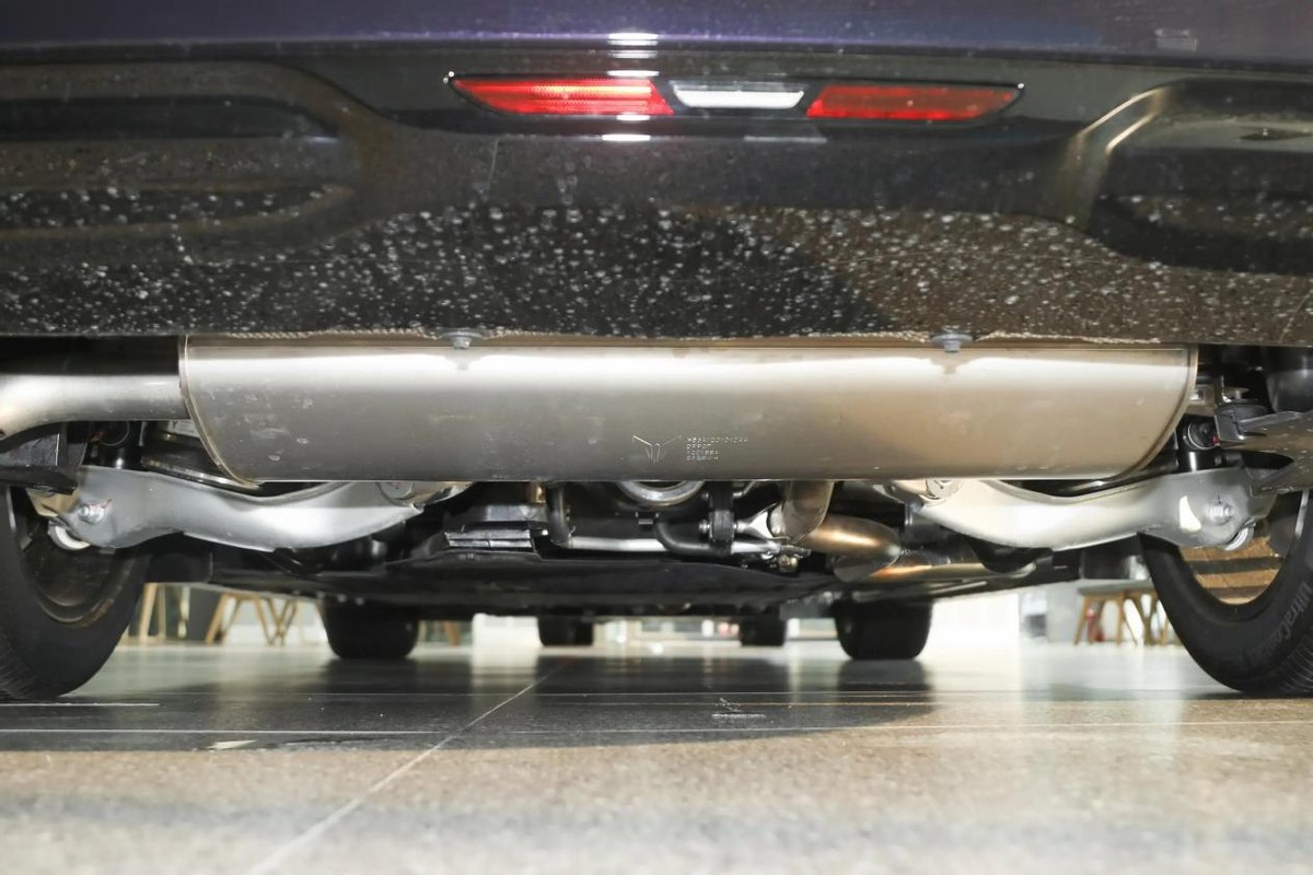 岚图梦想家mpv首款车是哪年出的,老款岚图梦想家mpv混动版值得买吗