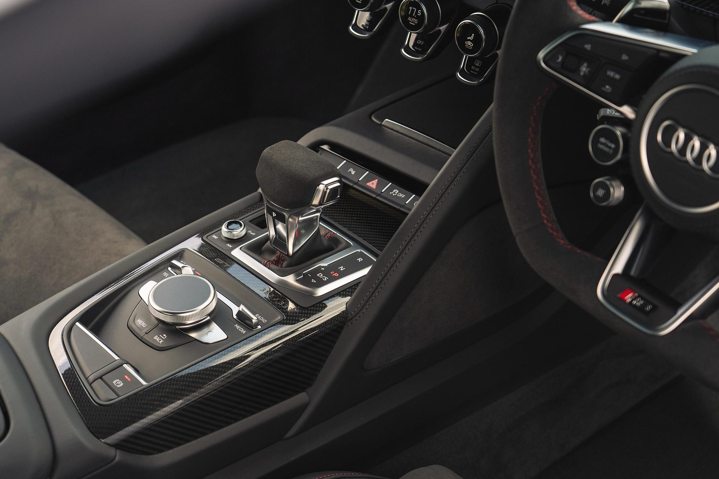 2024款奥迪r8落地价多少钱,平行进口奥迪r8落地价