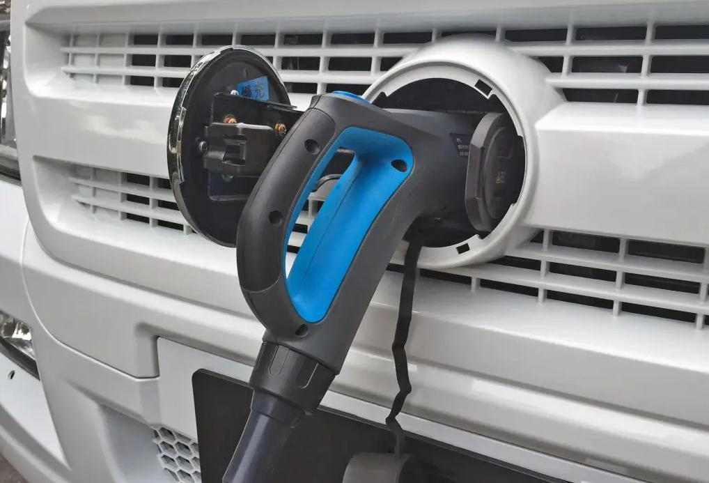 东风小康1.3排量的面包车多少钱,东风小康面包车一厢车