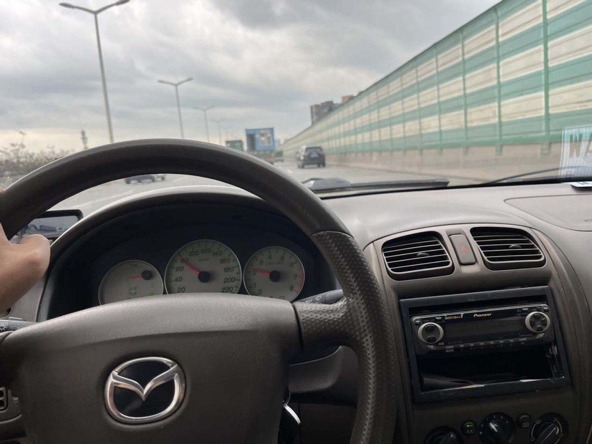 马自达海马福美来323车厢内的讲解,海南马自达福美来323参数