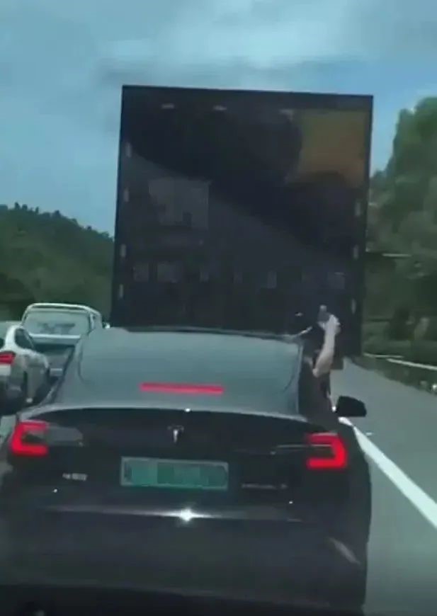 全景天幕是不是为了偷空间,浪漫全景天窗