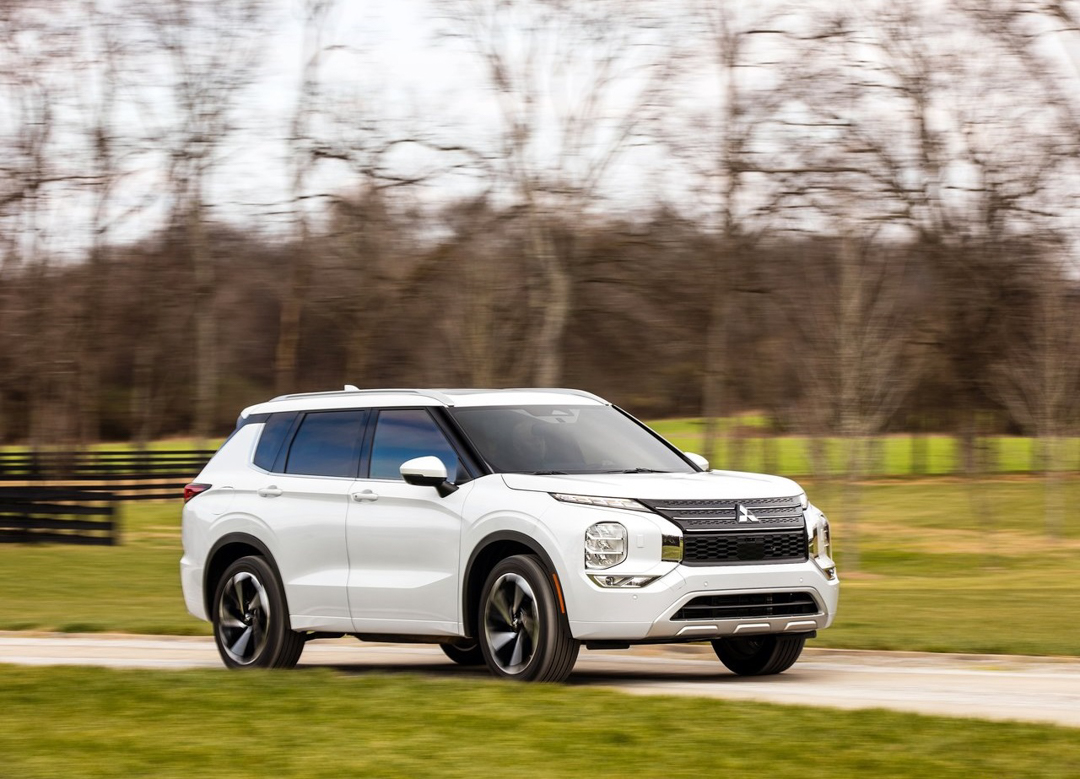 欧蓝德四驱和汉兰达四驱哪个好,三菱欧蓝德和汉兰达对比