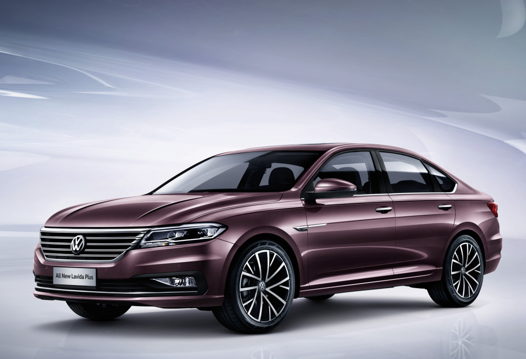 10万朗逸轩逸卡罗拉低配比较,轩逸卡罗拉朗逸这三款车哪个好