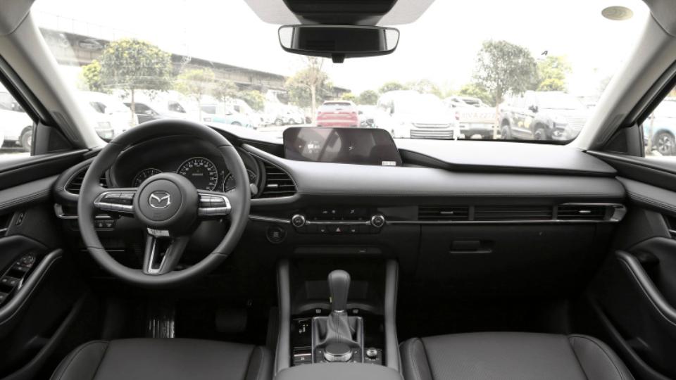 马自达3中配2.0l落地价格,马自达3用车