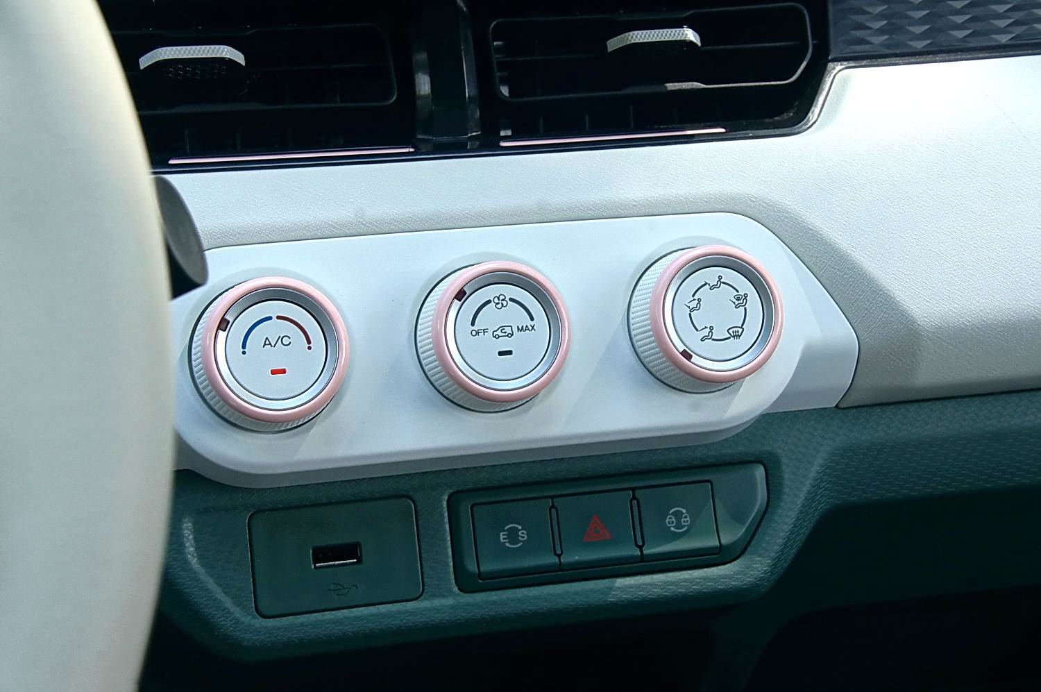 奇瑞qq冰淇淋新款试驾,奇瑞qq冰淇淋新款和老款对比测评