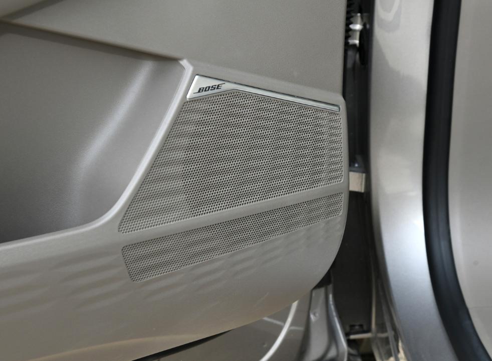 荣威rx9家享大六座suv,荣威rx9五座顶配版