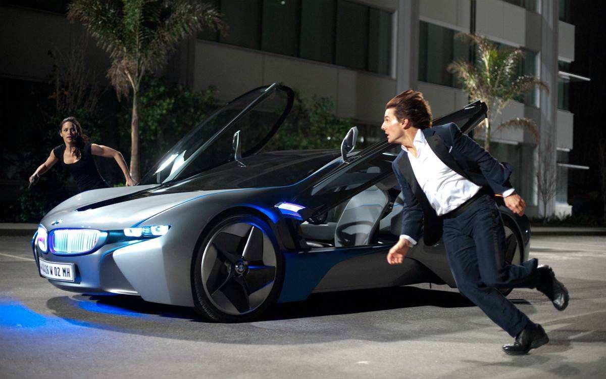 宁愿坐在宝马车上哭是什么意思,为什么宁可坐在宝马里哭