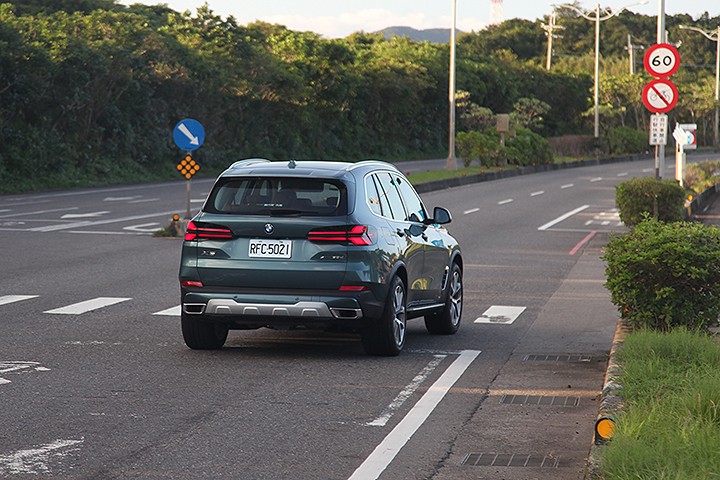 06款宝马x54.8排量油耗怎么样,宝马x52.0和3.0油耗区别
