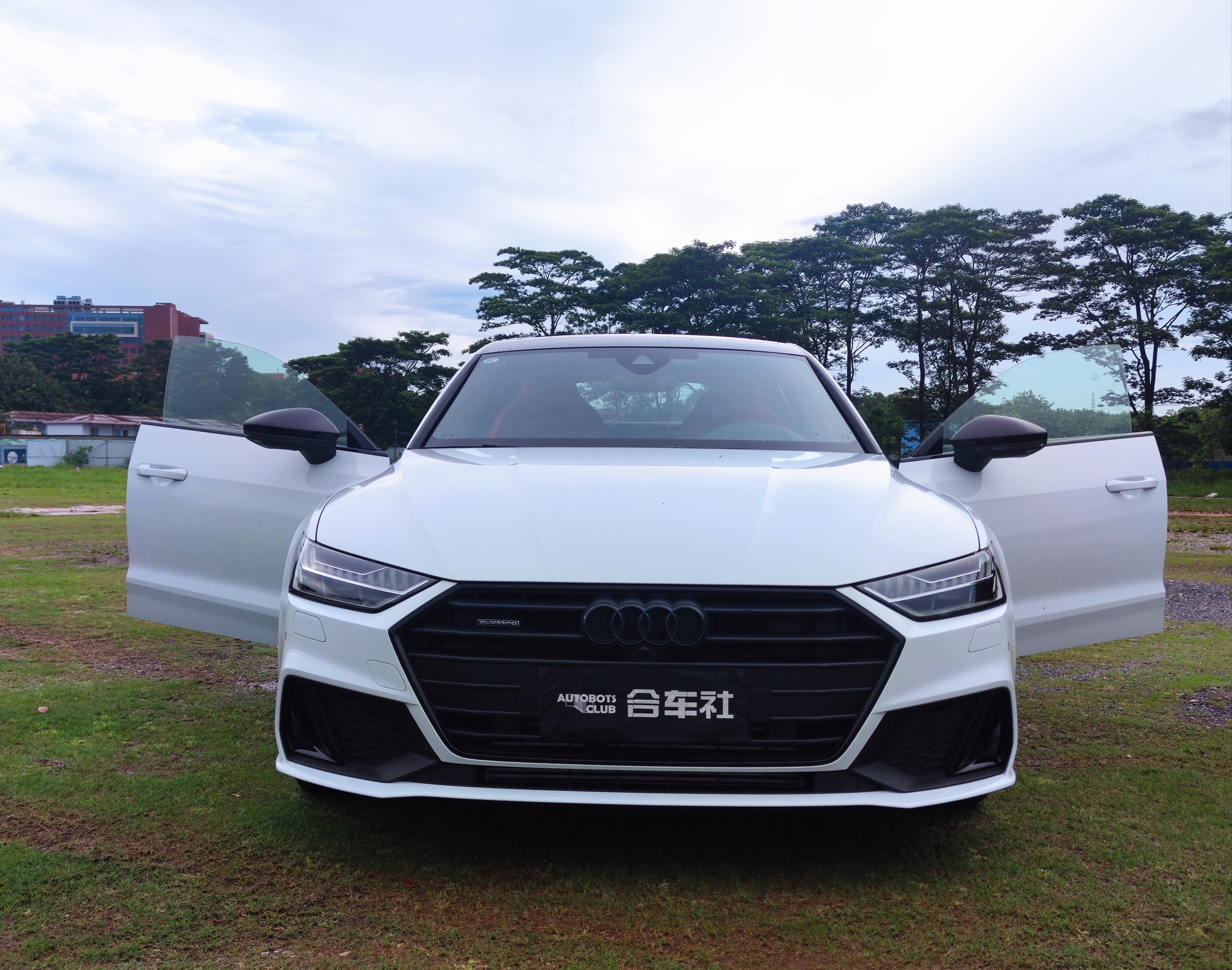 西装暴徒奥迪a7黑武士,19款奥迪a755tfsi动感3.0t