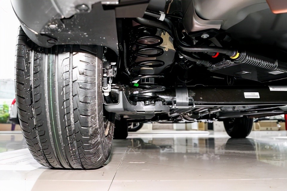 新款小型雪铁龙suvc3价位,雪铁龙小型suvc3-xr底盘