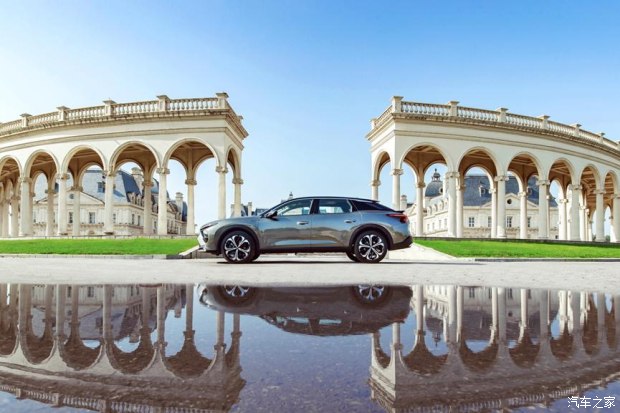 凡尔赛c5xfm版上市,凡尔赛c5x与途岳比较哪个好