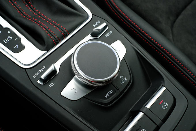 奥迪q2l中配深度测评,180测评