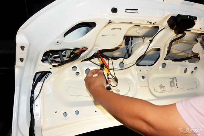 自己加装的倒车影像怎么校正,倒车影像黑屏修复教程