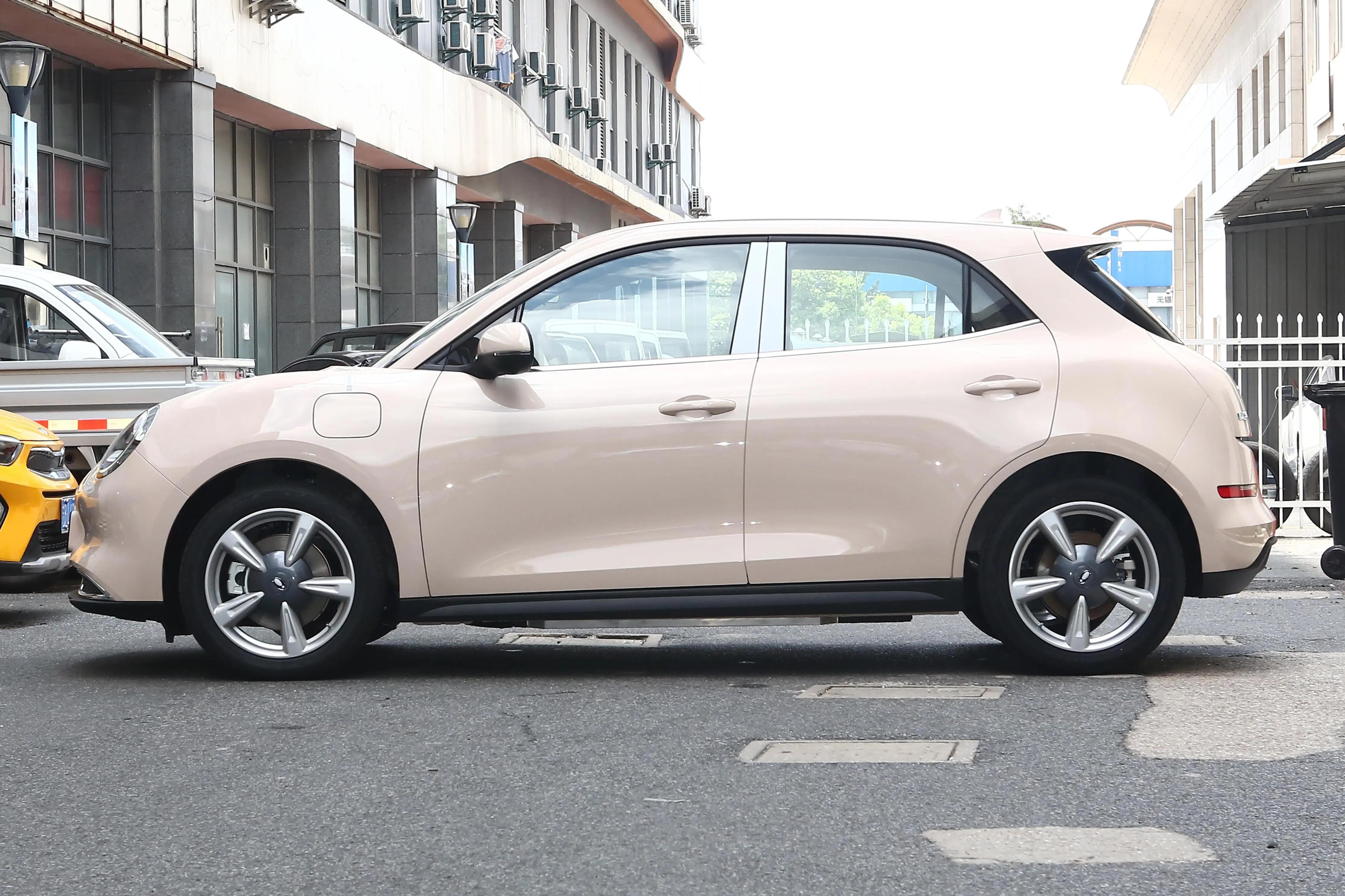 性价比最高开不坏的代步车,推荐三款适合小姐姐的代步车