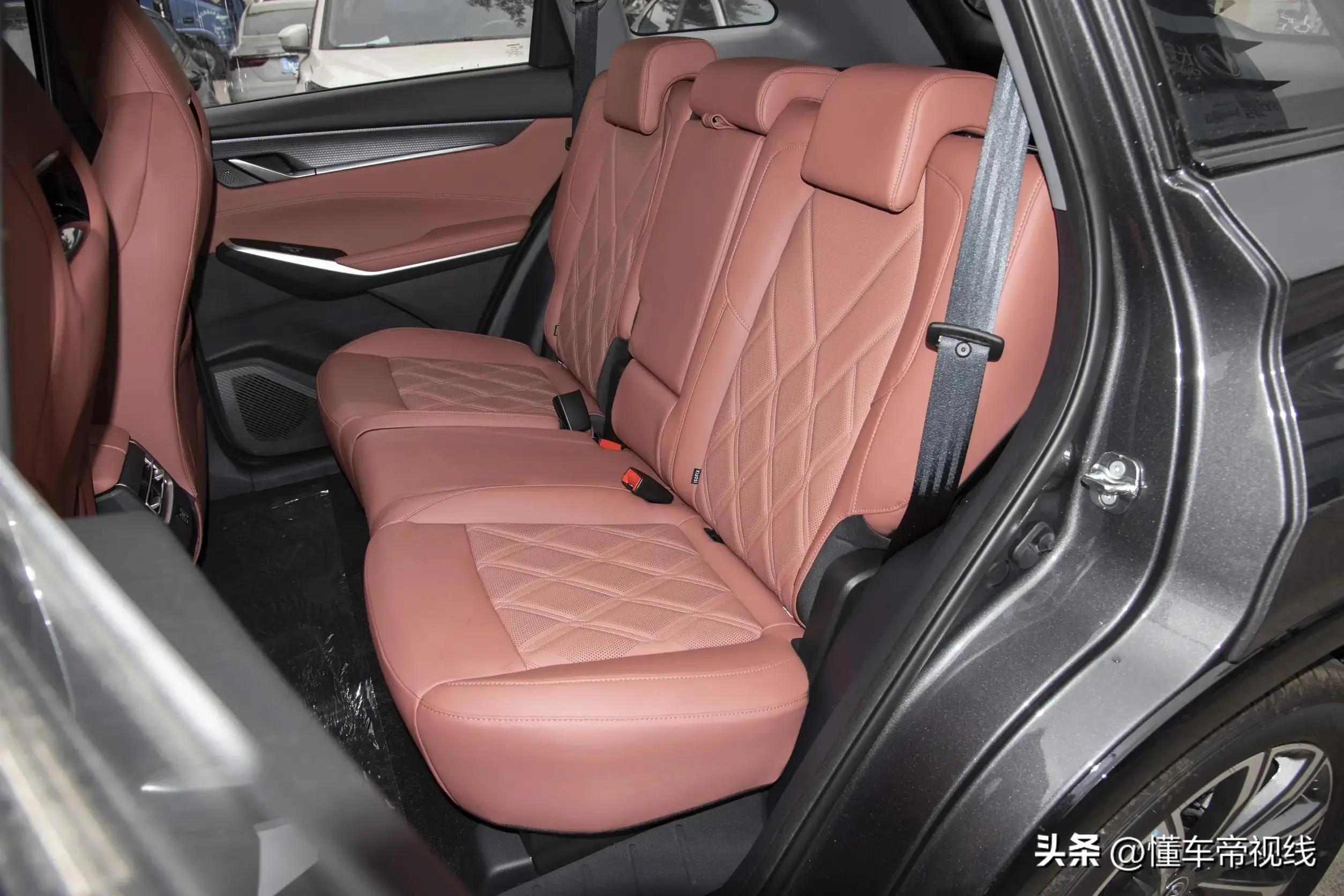 长安cs75plus2021款豪华版灯光秀,第三代长安cs75plus外观与内饰