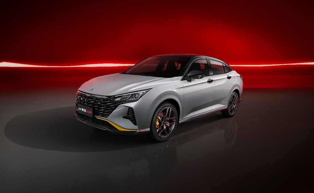 东风奕炫马赫版小杨哥宣传视频,奕炫马赫版小杨哥打广告多少钱