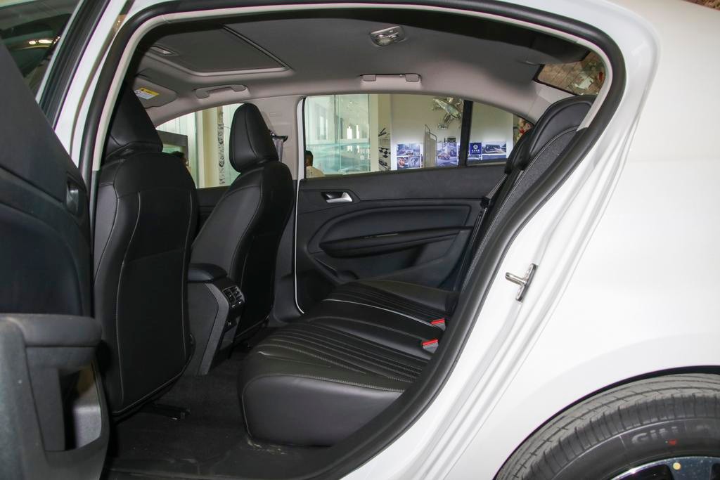 标致4081.2t是三缸的吗,标致408230thp质臻版