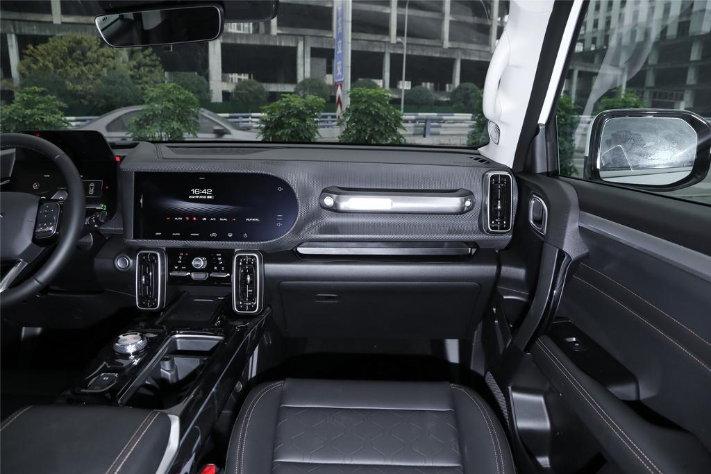 新款x-dog哈弗大狗最新信息,哈弗大狗二代恶魔眼大灯