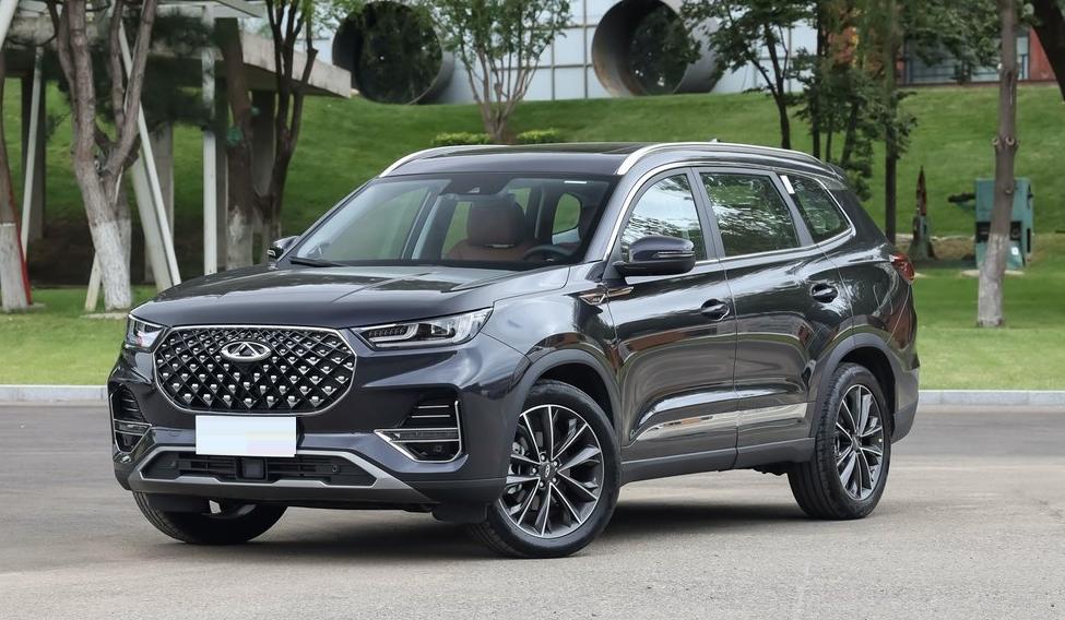 瑞虎8对比长安cs75现场测试,24款瑞虎八和24款cs75怎么选