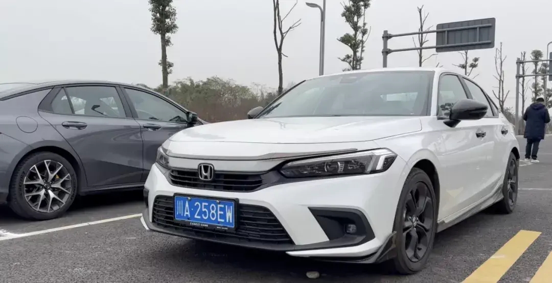 思域双叉臂,十一代思域手动挡试乘试驾