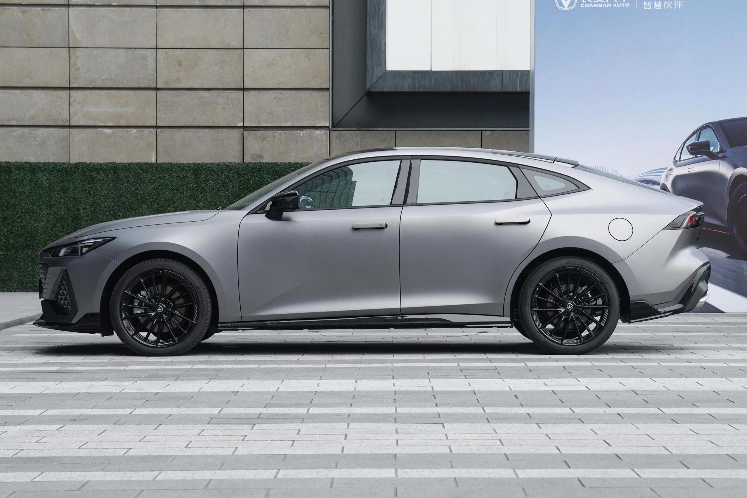 uni-v运动版车型什么样的,23款uni-v运动版试驾