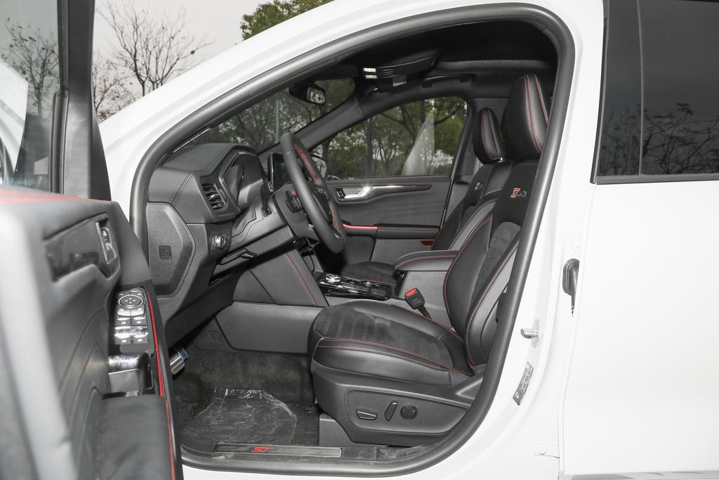 锐际两驱耀享版全国最低折扣,锐际限时优惠1.00万欢迎试乘试驾